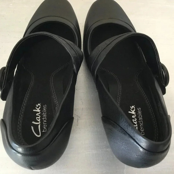 Clarks Bendable Black leather rounded toe Mary-Jane heels Pump Sz 7 M - Picture 7 of 8